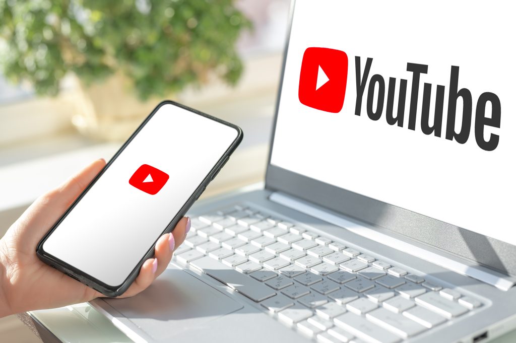 แอป YouTube บนหน้าจอโทรศัพท์